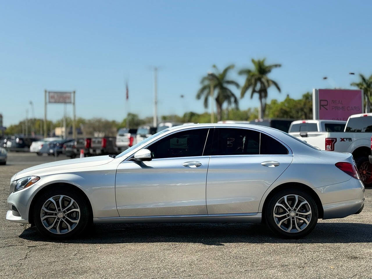 Used 2015 Mercedes-Benz C 300 4MATIC Sedan image 4