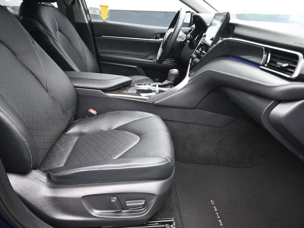 Used 2021 Toyota Camry XSE image 36