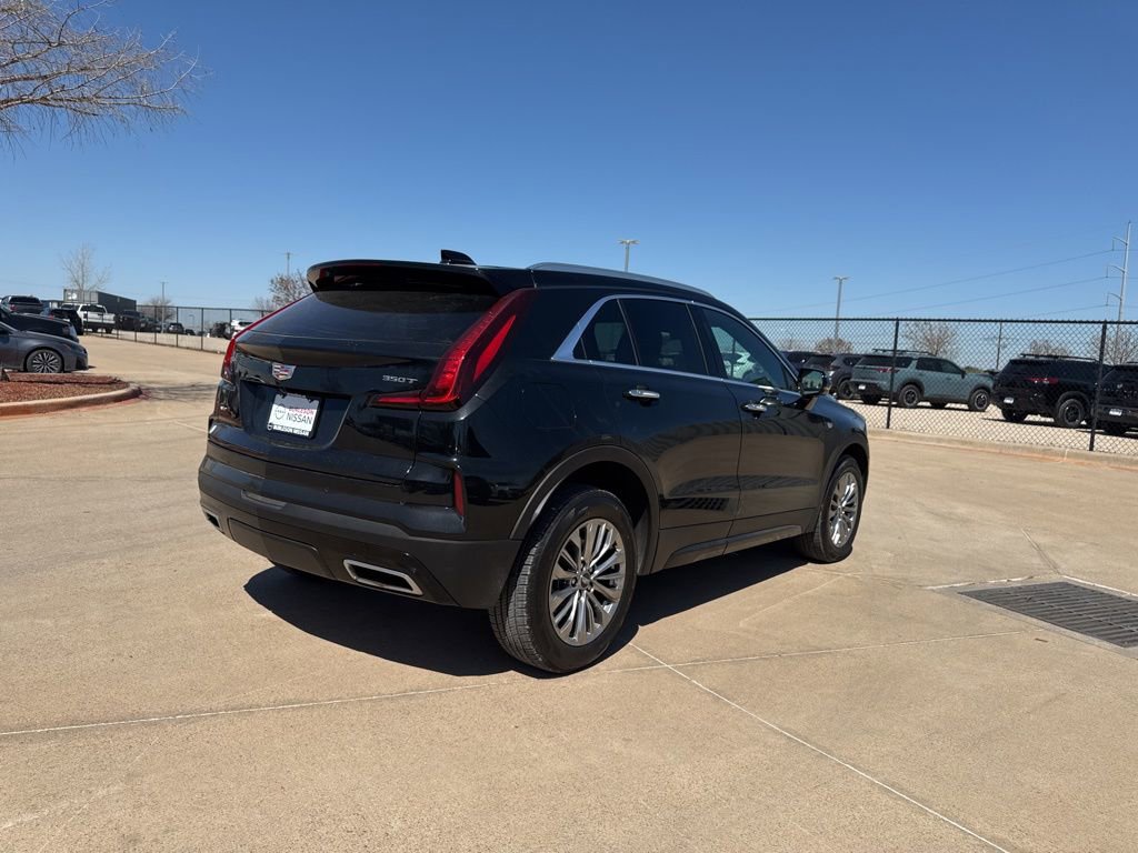 Used 2024 Cadillac XT4 Premium Luxury image 6