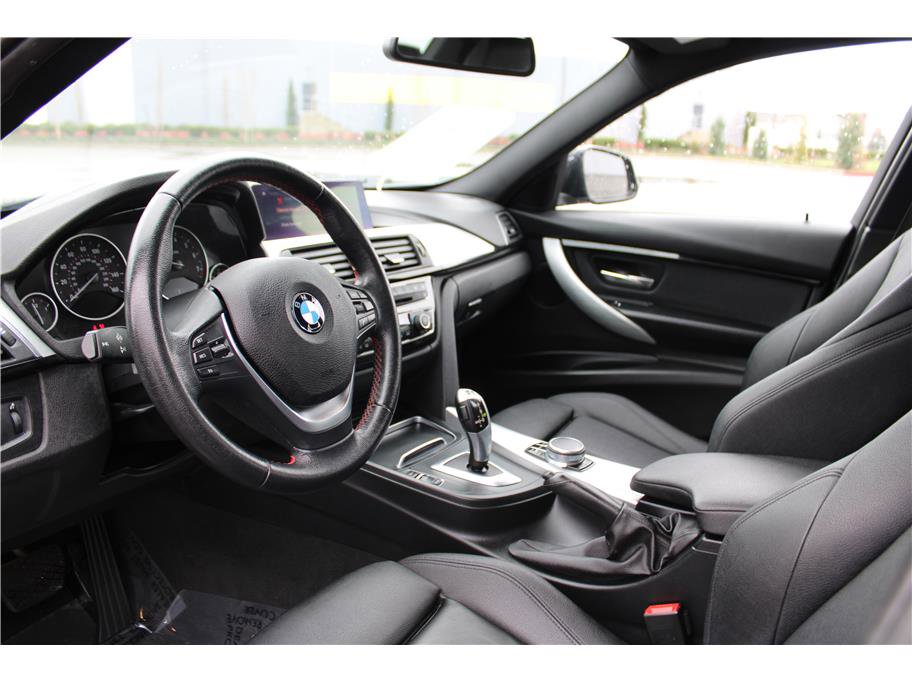 Used 2018 BMW 330i xDrive Sedan image 9
