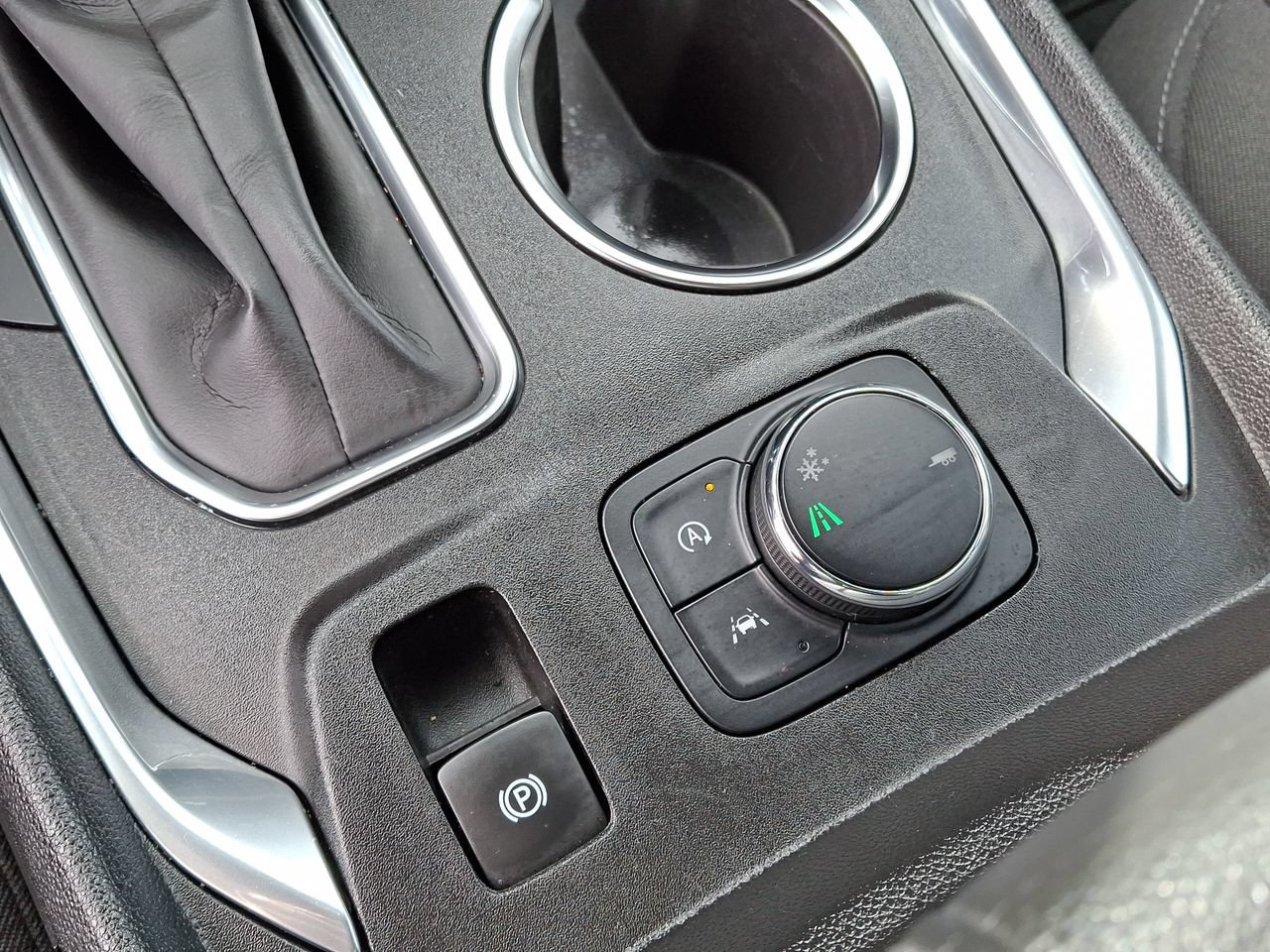 Certified 2023 Chevrolet Traverse LT FWD image 11