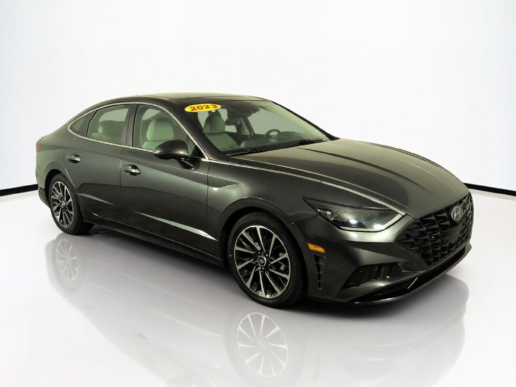 Used 2023 Hyundai Sonata Limited w/ Preferred Accessory Package FWD image 2