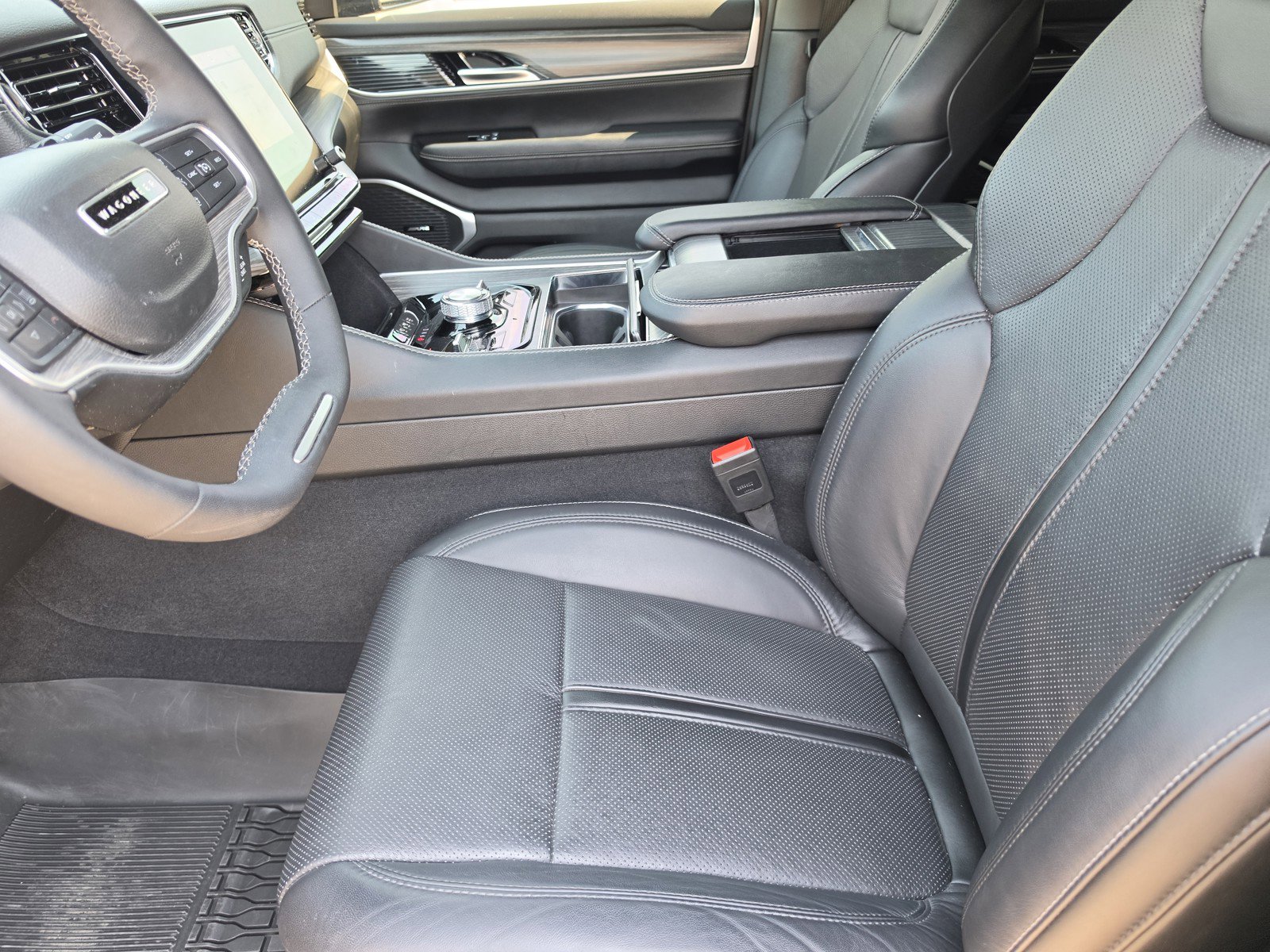 Used 2024 Jeep Wagoneer Series III w/ Convenience Group I image 11