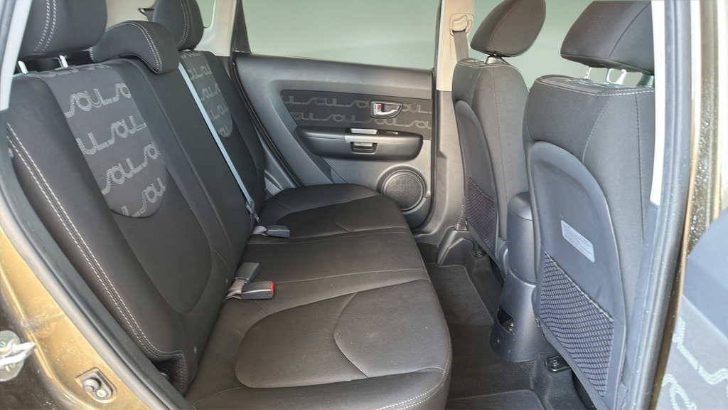 Used 2013 Kia Soul + w/ Audio Pkg FWD image 14