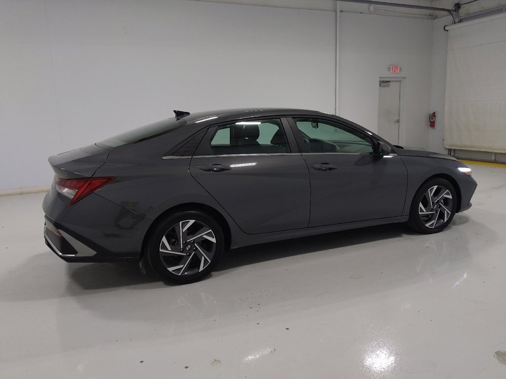 Used 2025 Hyundai Elantra SEL FWD image 10