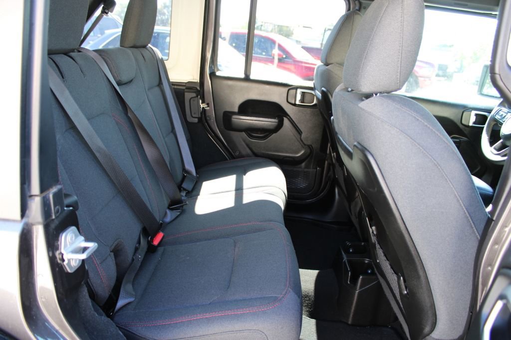 Used 2025 Jeep Wrangler Unlimited Rubicon AWD/4WD image 11
