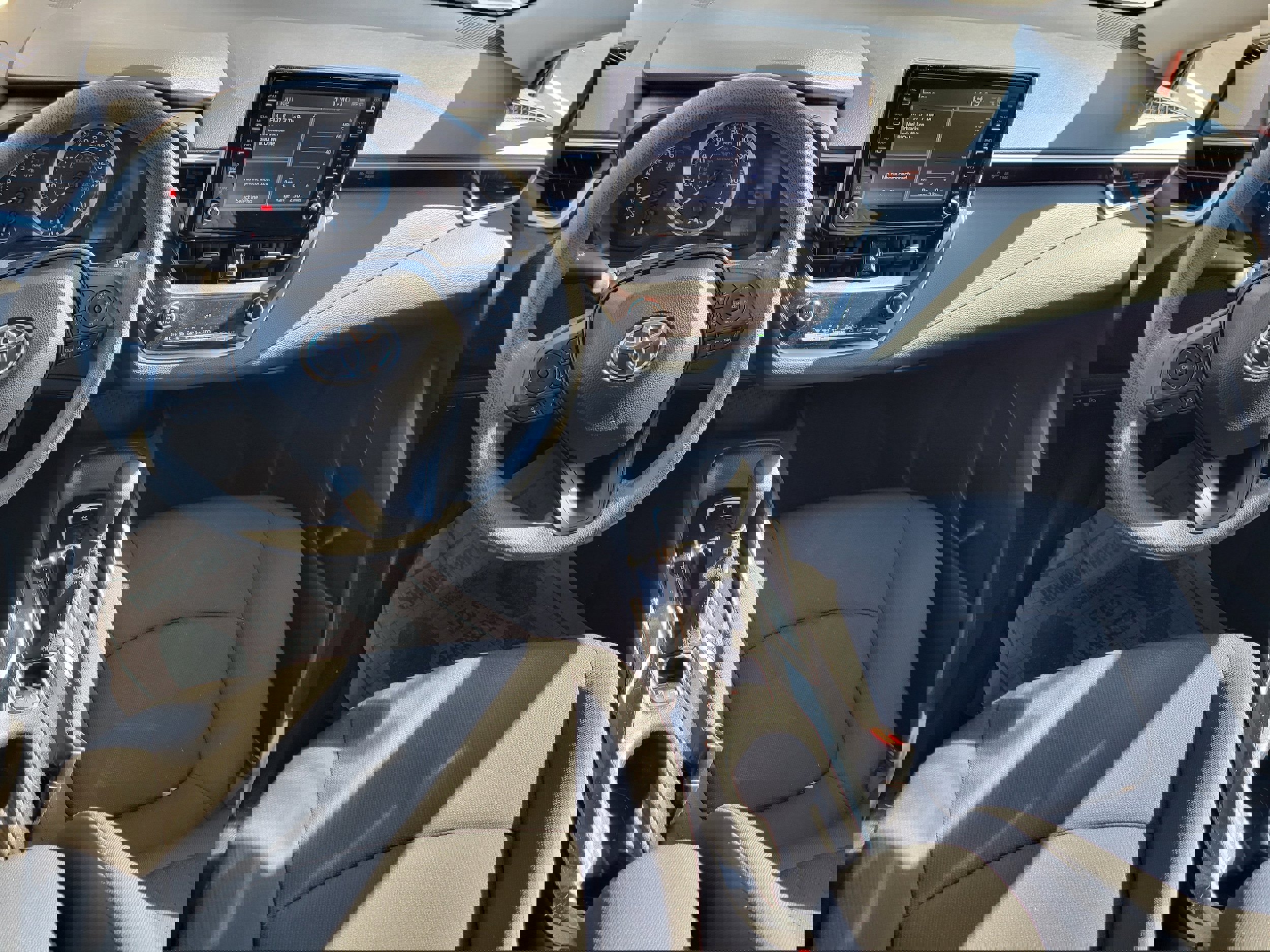 Used 2020 Toyota Corolla LE image 13