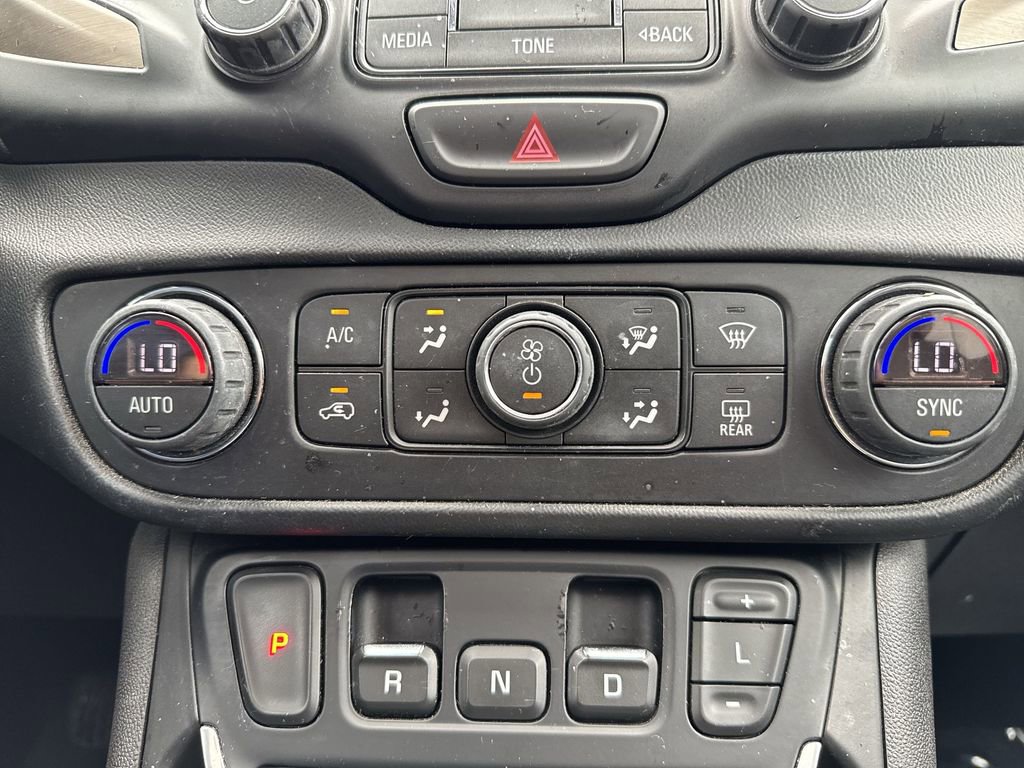 Used 2018 GMC Terrain Denali w/ Advanced Safety Package image 19