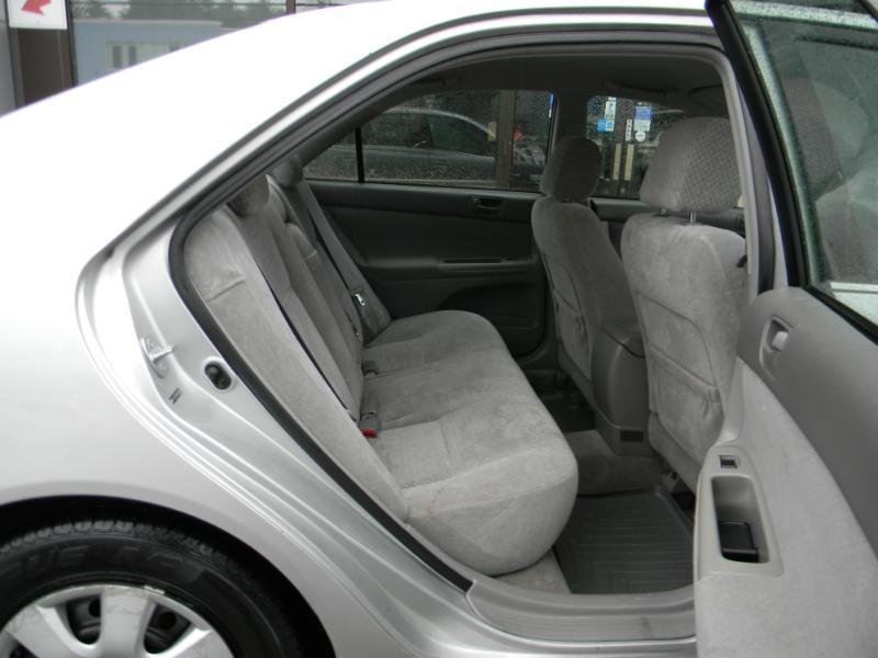 Used 2004 Toyota Camry LE FWD image 13