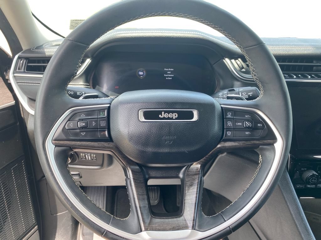 Used 2023 Jeep Grand Cherokee L Limited AWD/4WD image 21