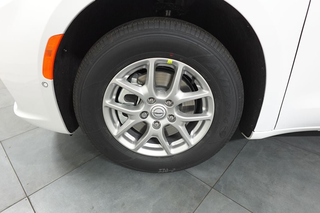 New 2026 Chrysler Pacifica Select image 27