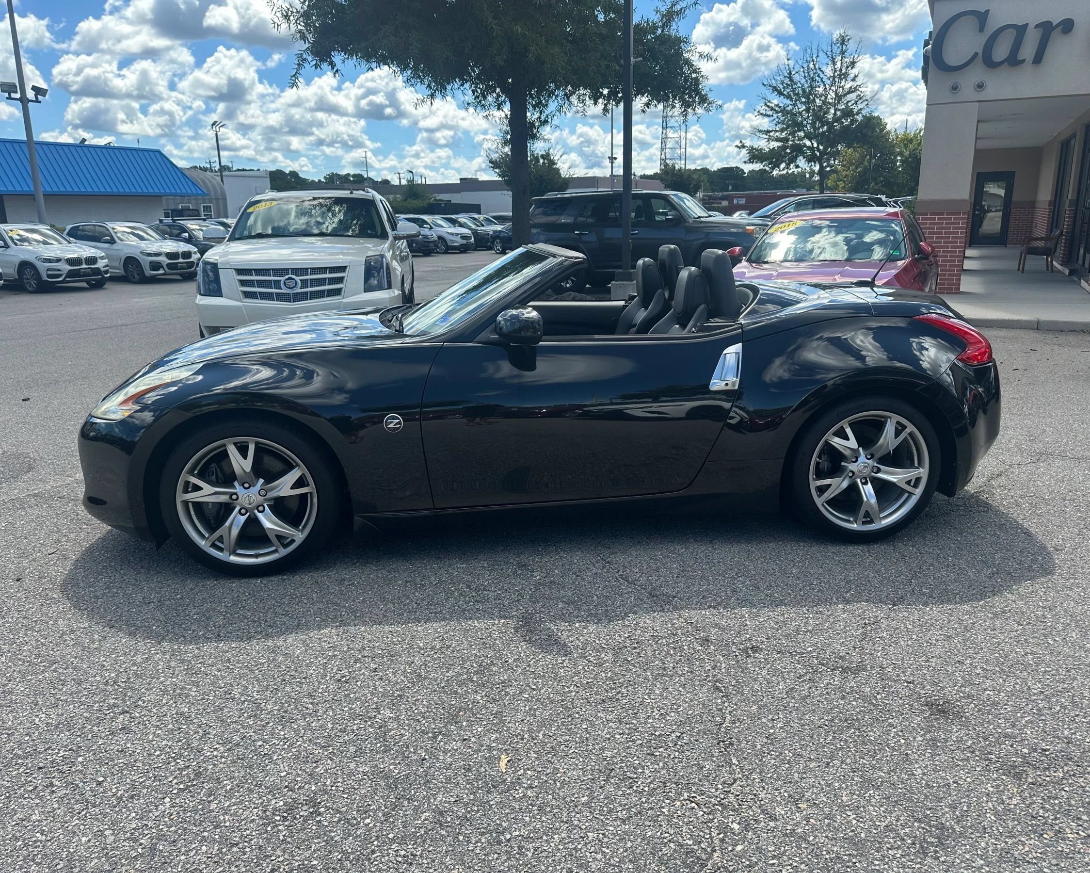 Used 2010 Nissan 370Z Touring w/ Sport Pkg RWD image 2