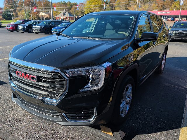 Used 2024 GMC Terrain SLE FWD image 9