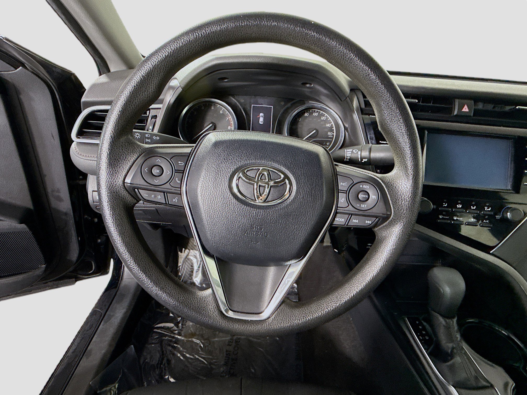 Used 2018 Toyota Camry LE image 13