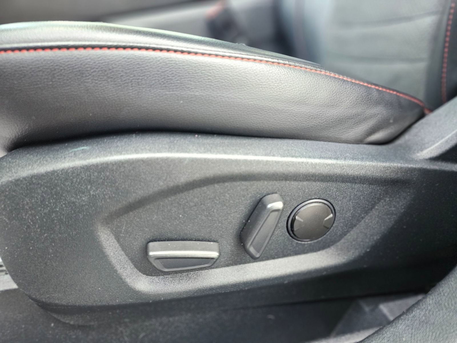 Used 2020 Ford Edge ST-Line FWD image 21