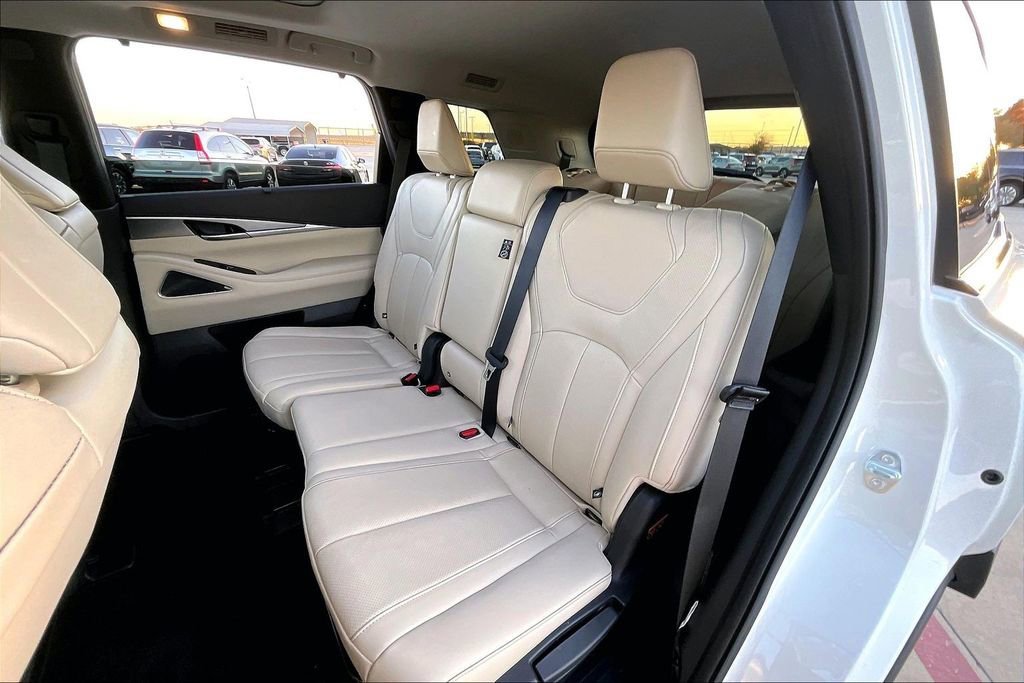 Certified 2025 INFINITI QX60 Luxe image 35