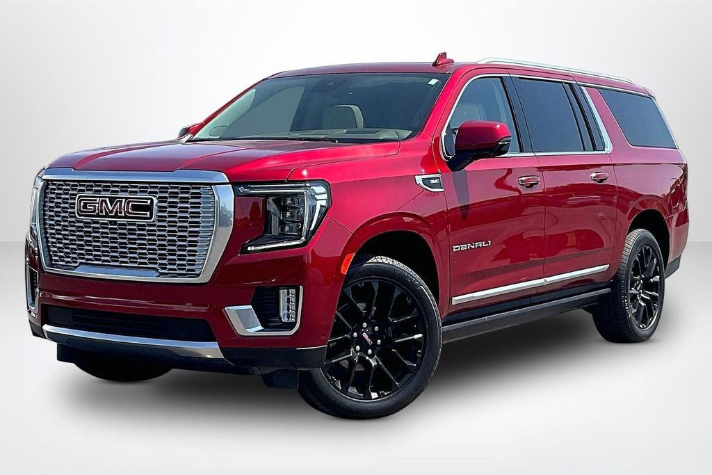 Used 2024 GMC Yukon XL Denali w/ Advanced Technology Package AWD/4WD image 3