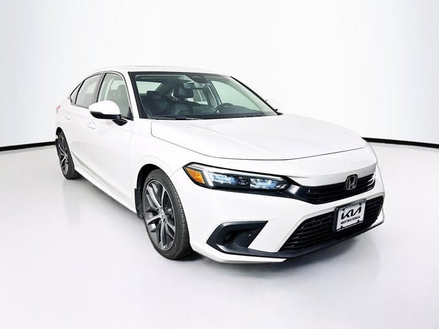 Used 2022 Honda Civic Touring image 3