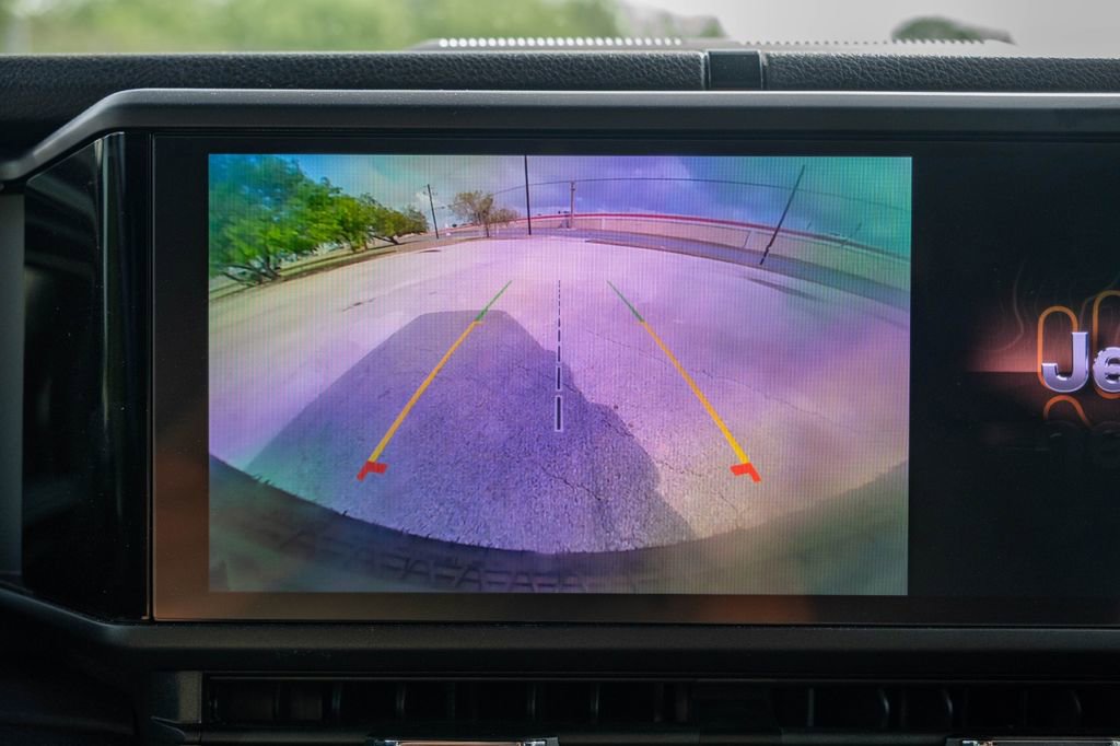 Used 2025 Jeep Wrangler Willys image 20