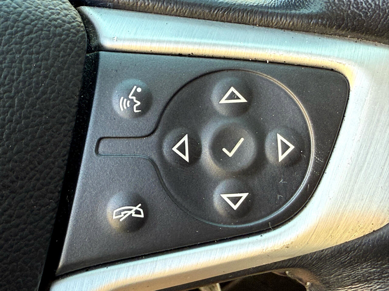 Used 2018 GMC Canyon SLE w/ SLE Convenience Package image 47