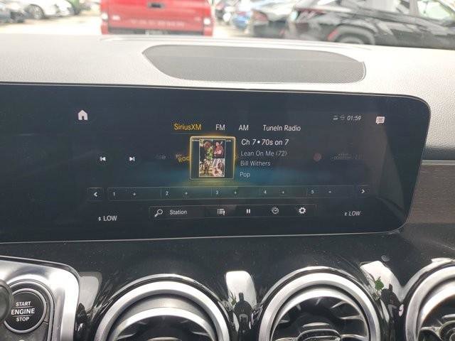 Used 2023 Mercedes-Benz GLB 250 w/ Premium Package image 29