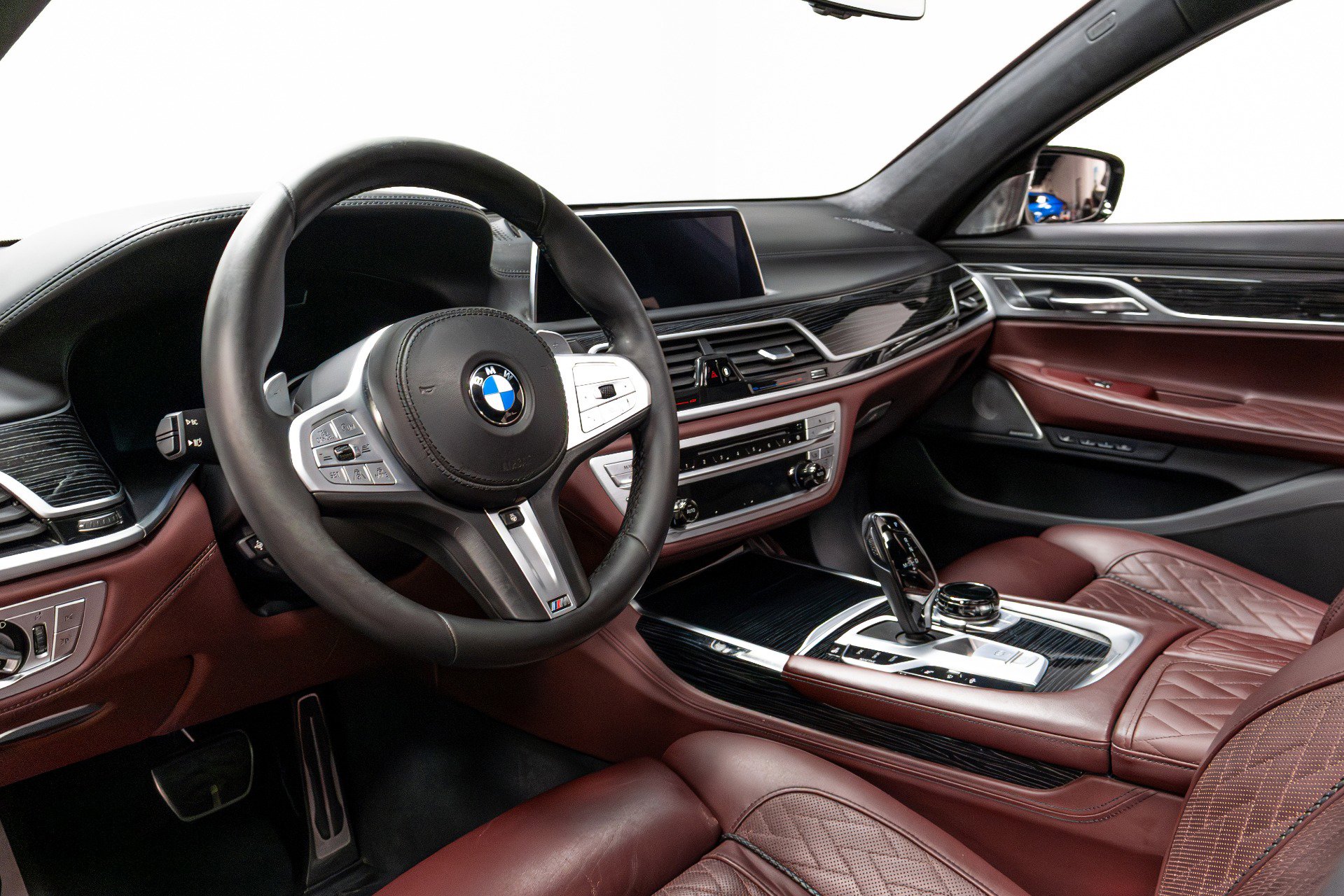 Used 2020 BMW 750i xDrive w/ Executive Package image 7