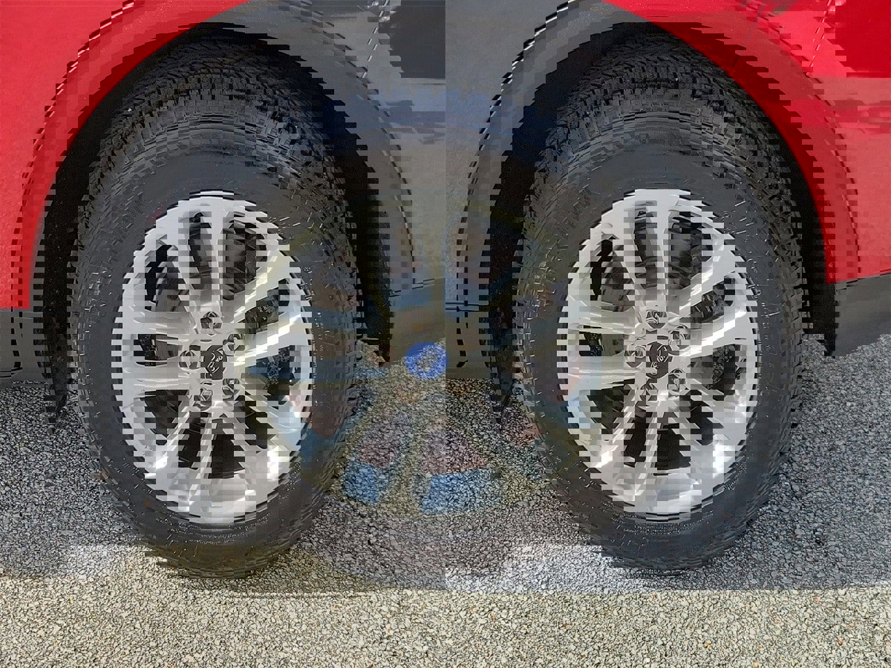 Used 2020 Ford Escape SE image 5