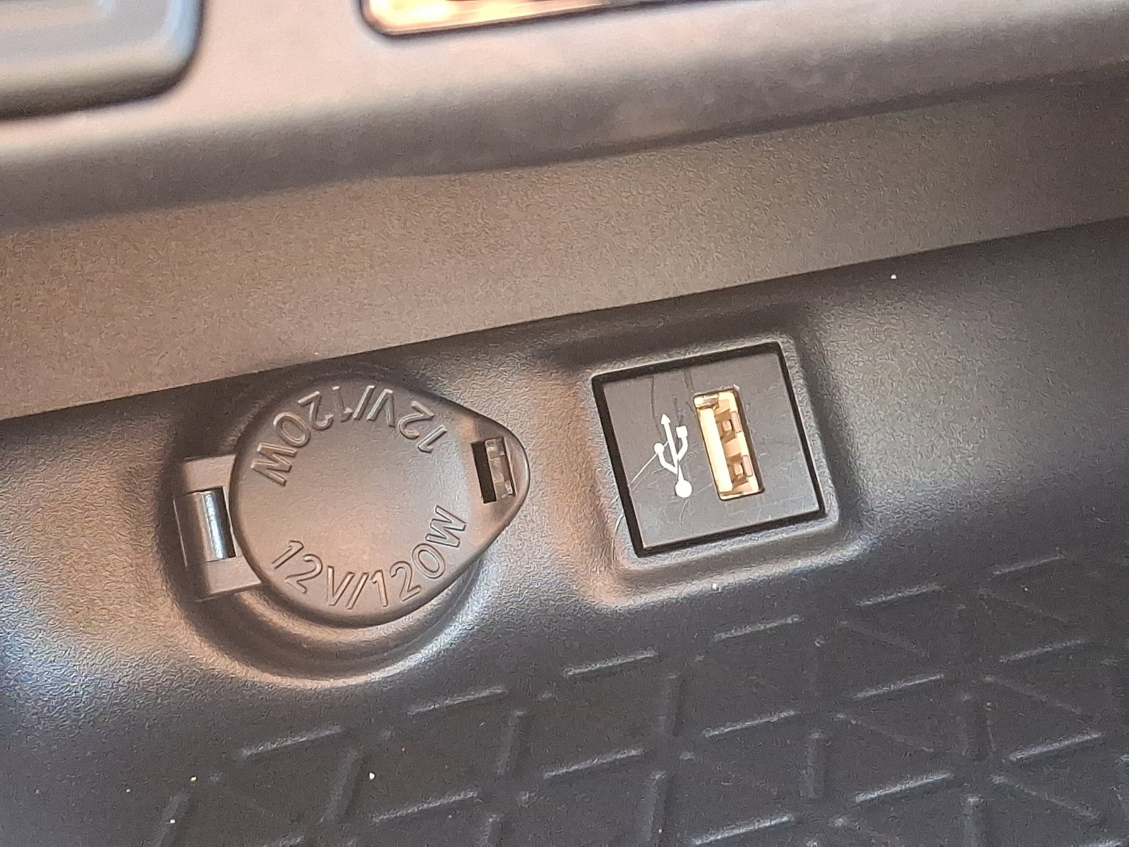 Certified 2025 Toyota RAV4 XLE image 25