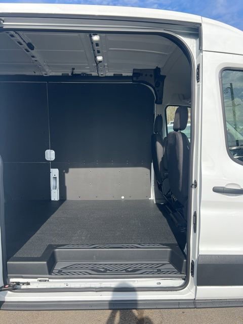 Used 2026 Ford Transit 250 148 Medium Roof Extended AWD w/ Load Area Protection Package image 47