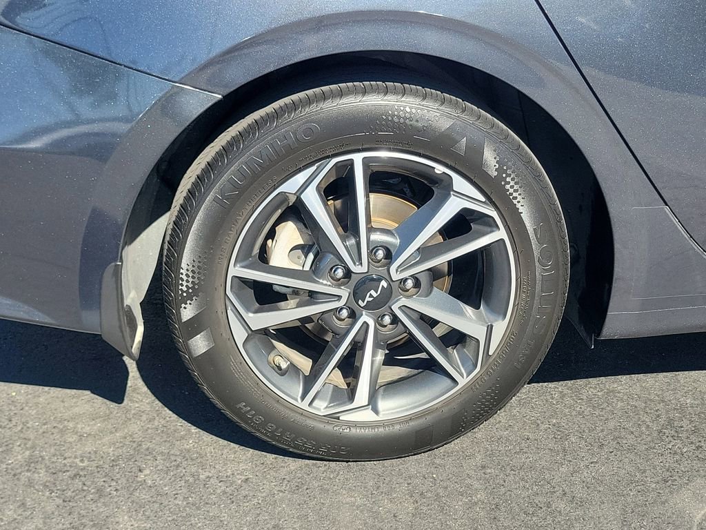 Used 2023 Kia Forte LXS w/ LXS Technology Package image 6