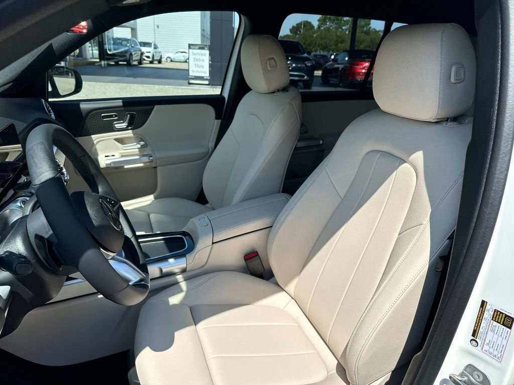 Used 2025 Mercedes-Benz GLB 250 image 8