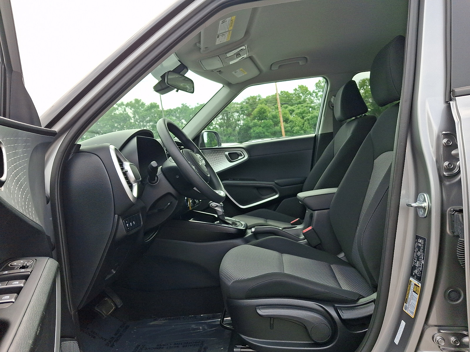 Certified 2025 Kia Soul LX w/ LX Technology Package FWD image 13