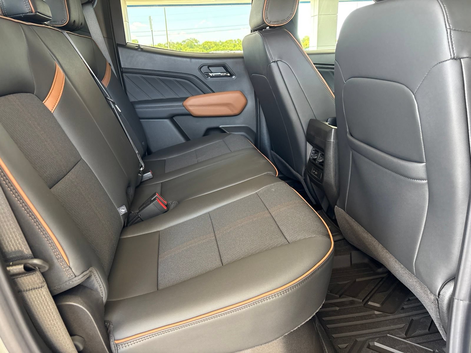New 2026 GMC Canyon AT4 AWD/4WD image 13