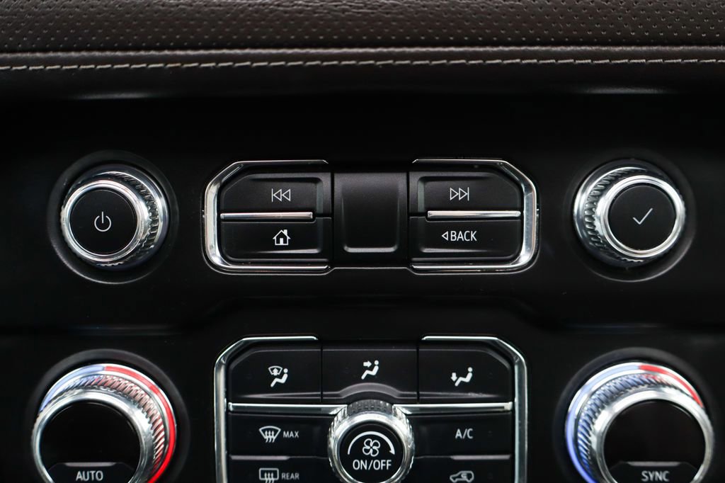 Used 2021 GMC Yukon XL SLT w/ SLT Premium Package image 38