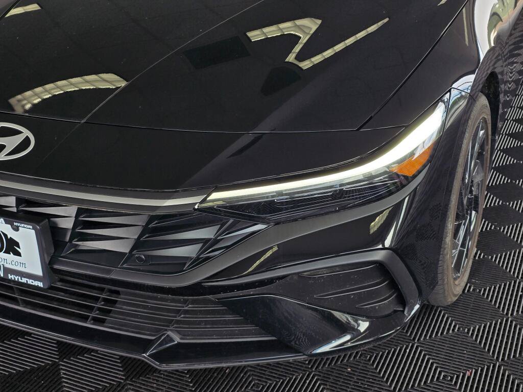 New 2026 Hyundai Elantra SEL FWD image 9