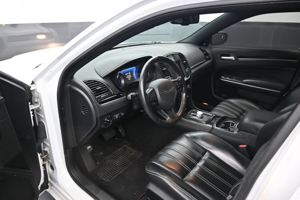 Used 2020 Chrysler 300 S RWD image 10