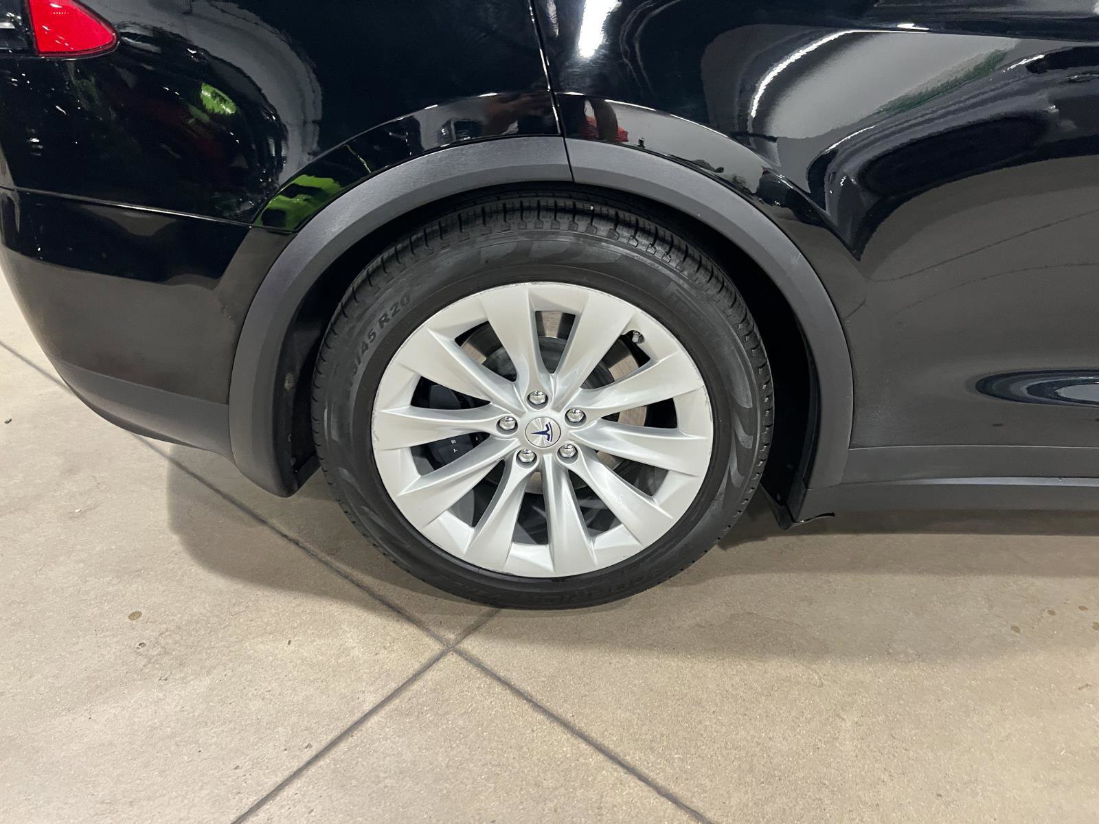 Used 2018 Tesla Model X 75D image 43