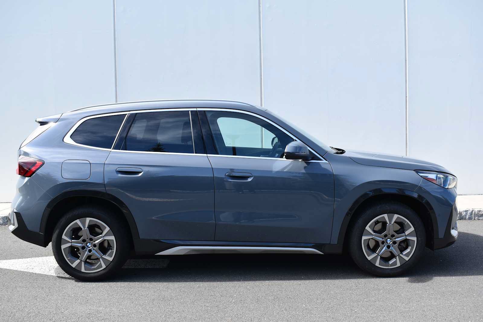 Used 2025 BMW X1 xDrive28i w/ Convenience Package AWD/4WD image 4