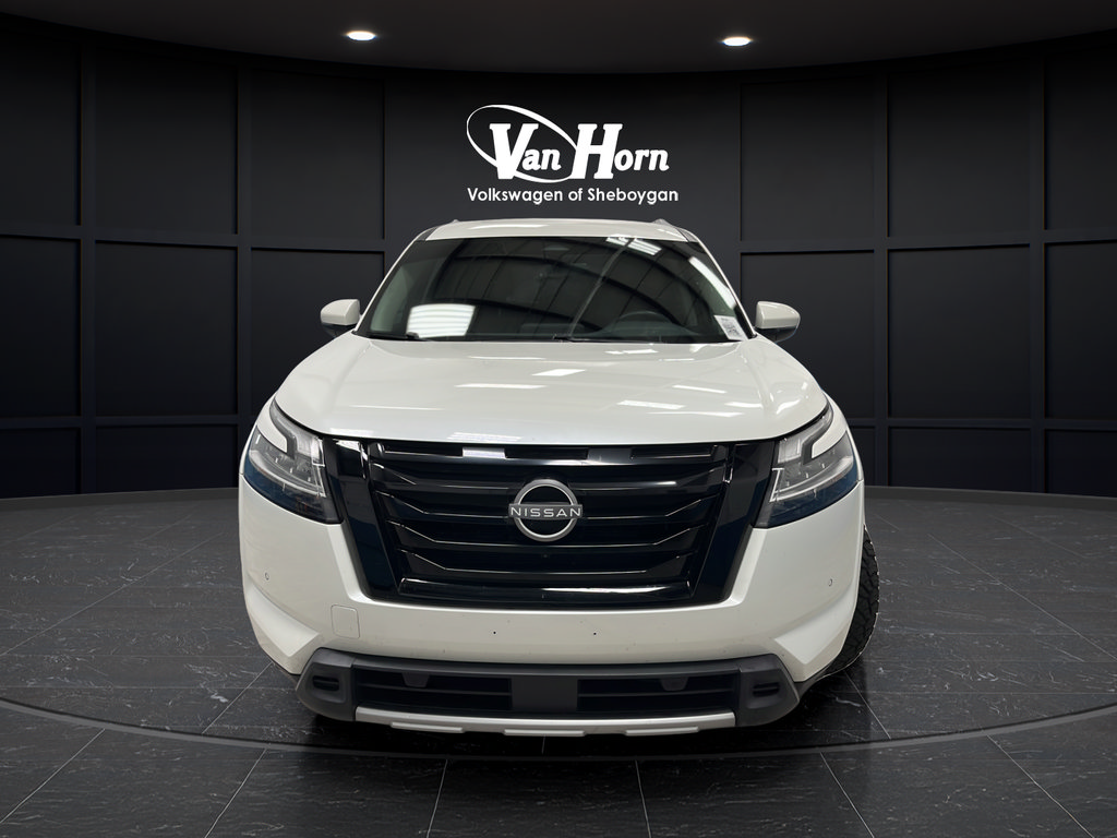 Used 2023 Nissan Pathfinder SL AWD/4WD image 2