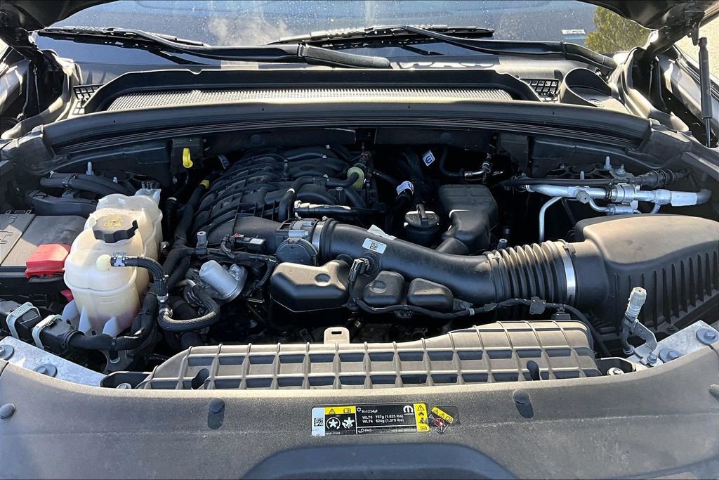 Used 2022 Jeep Grand Cherokee Altitude RWD image 30