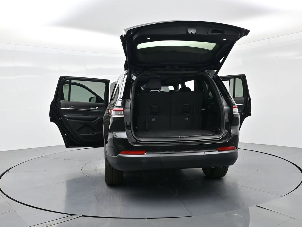 New 2025 Jeep Grand Cherokee L Limited w/ Black Appearance Package image 37