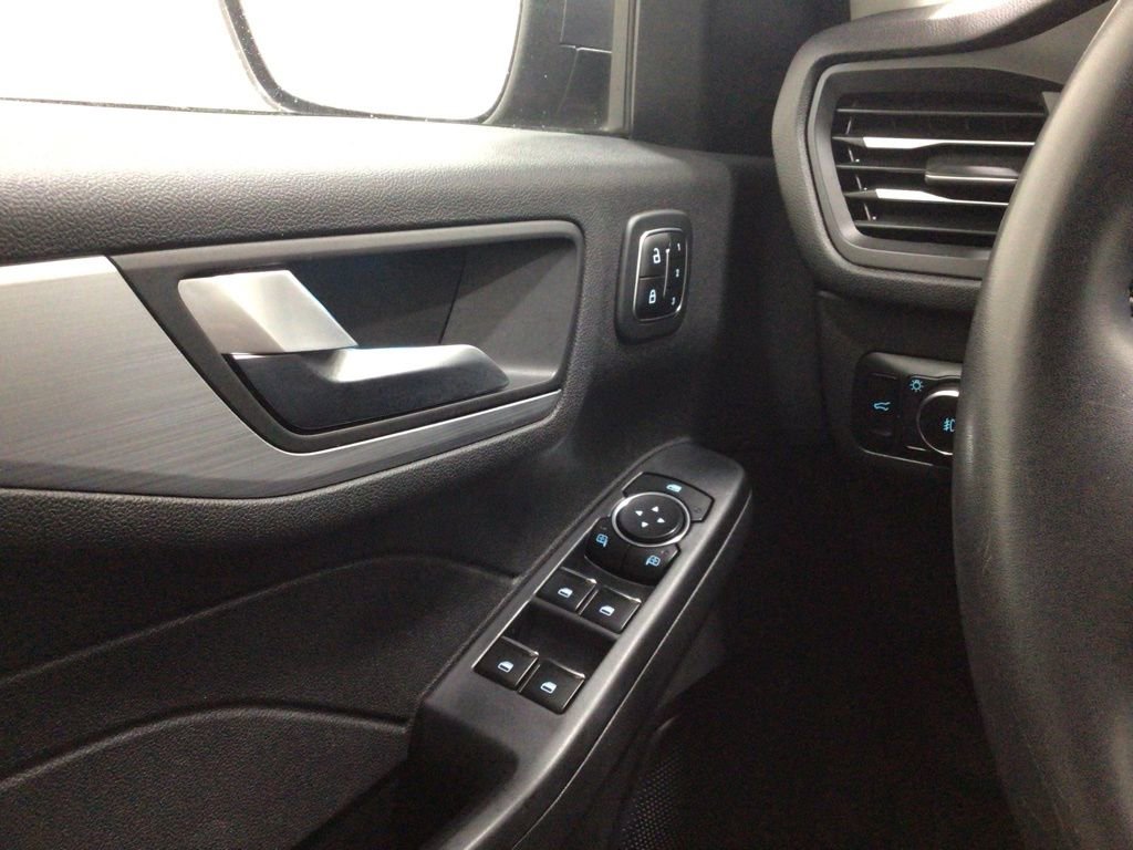 Used 2023 Ford Escape Platinum image 18