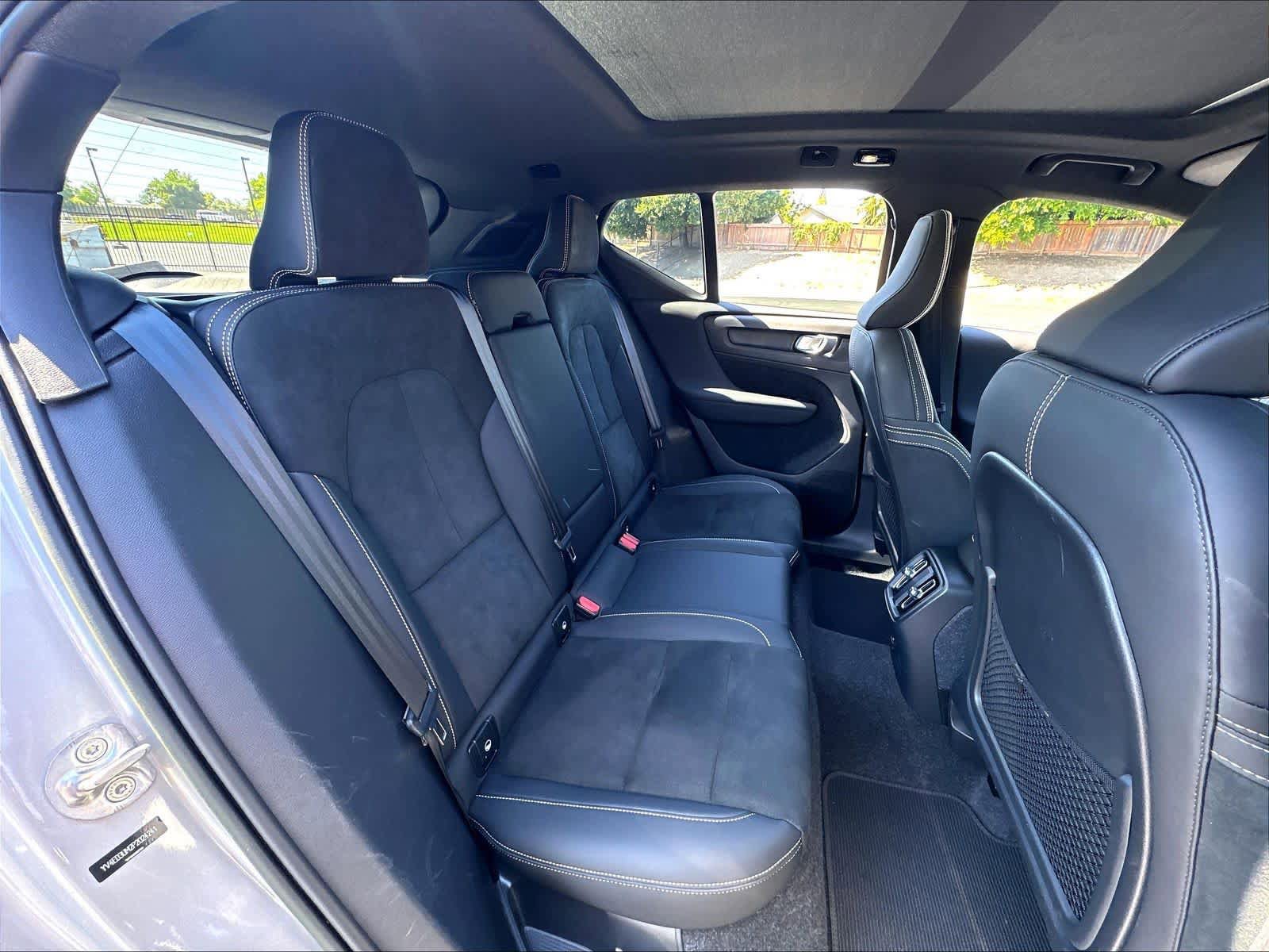 Used 2023 Volvo XC40 Recharge Ultimate AWD/4WD image 30