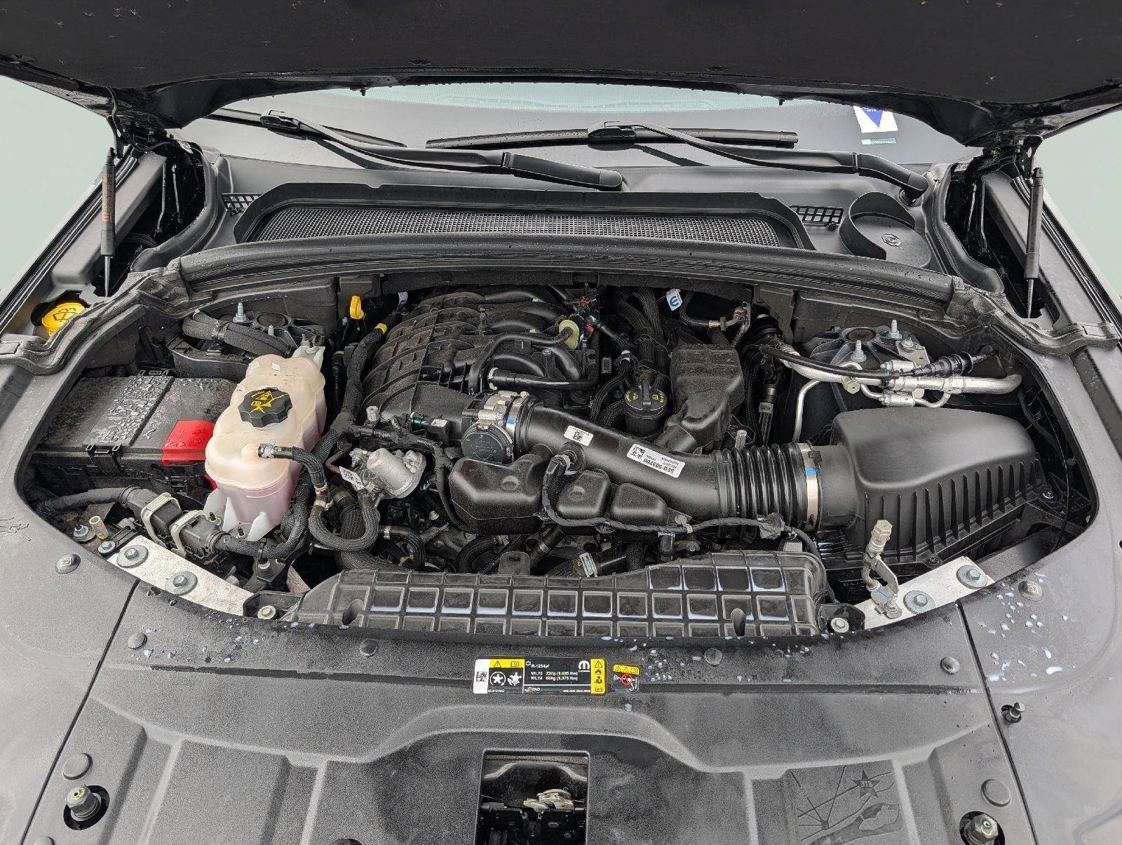 Used 2024 Jeep Grand Cherokee Limited w/ Black Appearance Package image 27