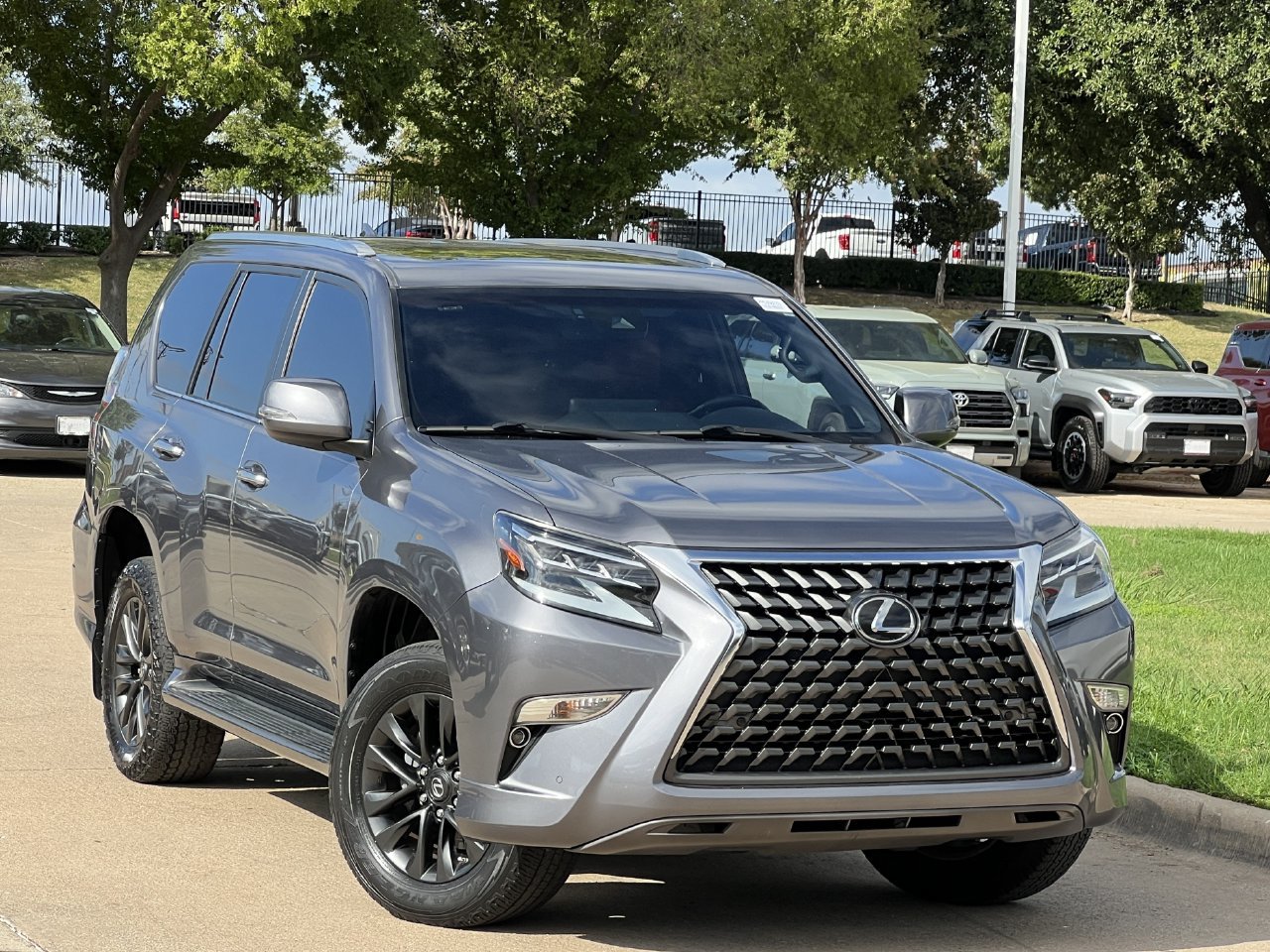 Used 2023 Lexus GX 460 Premium w/ Premium Package AWD/4WD image 2