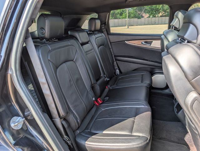 Used 2016 Lincoln MKX Reserve w/ Luxury Package FWD image 25