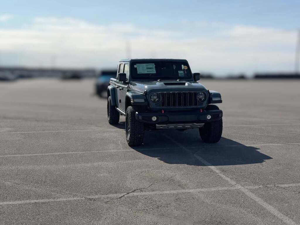 New 2026 Jeep Gladiator Mojave image 2