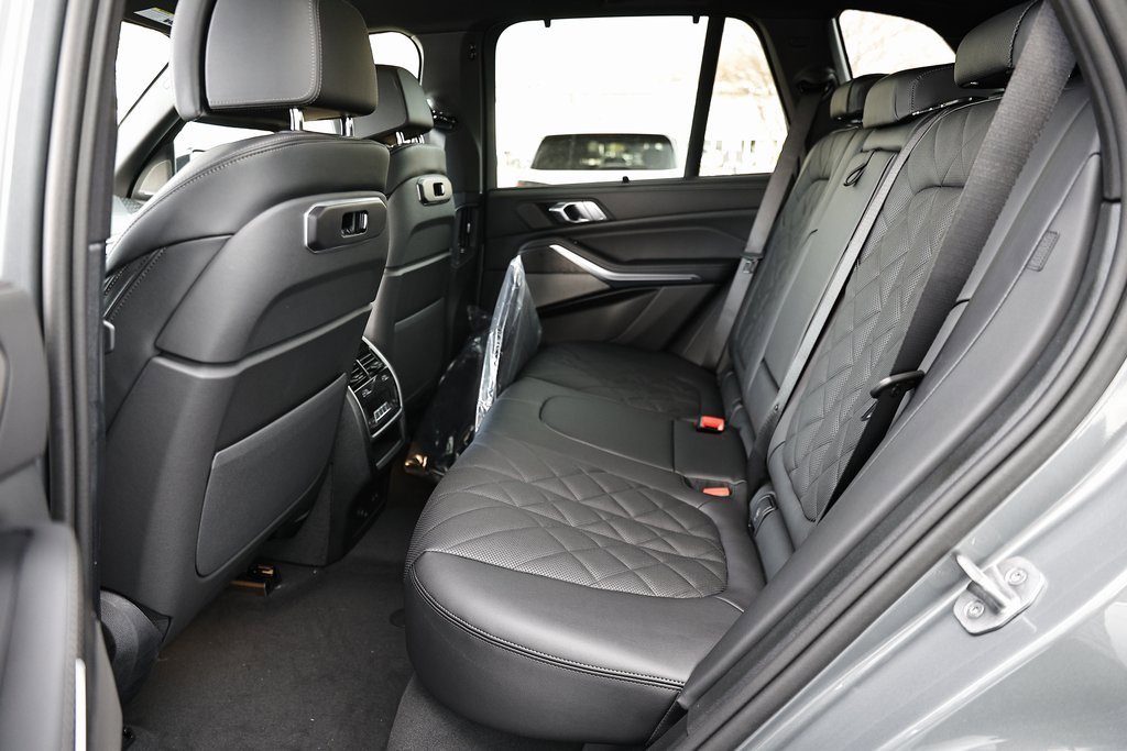 New 2026 BMW X5 xDrive40i w/ M Sport Package image 25
