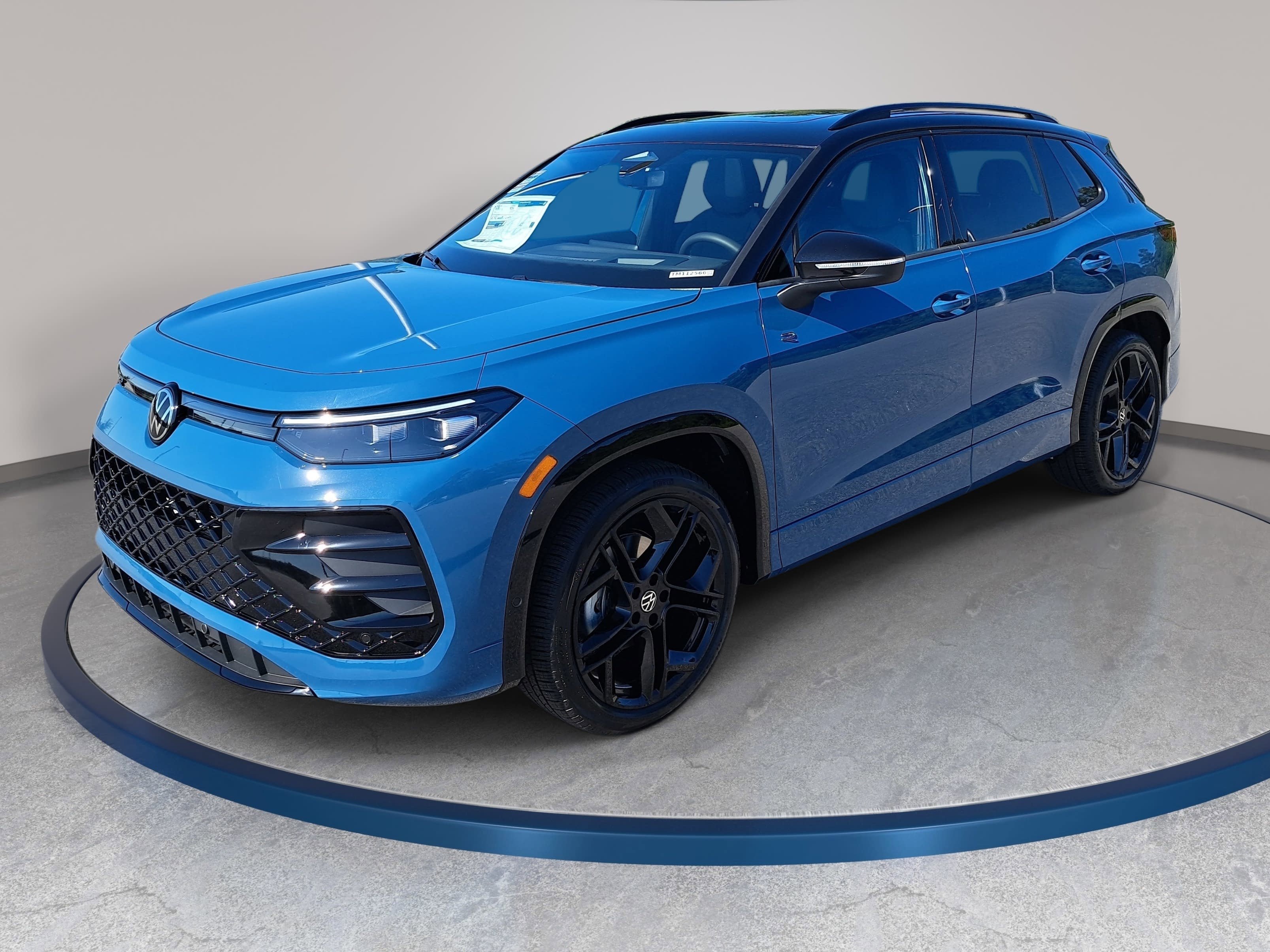 New 2026 Volkswagen Tiguan SE R-Line FWD image 1