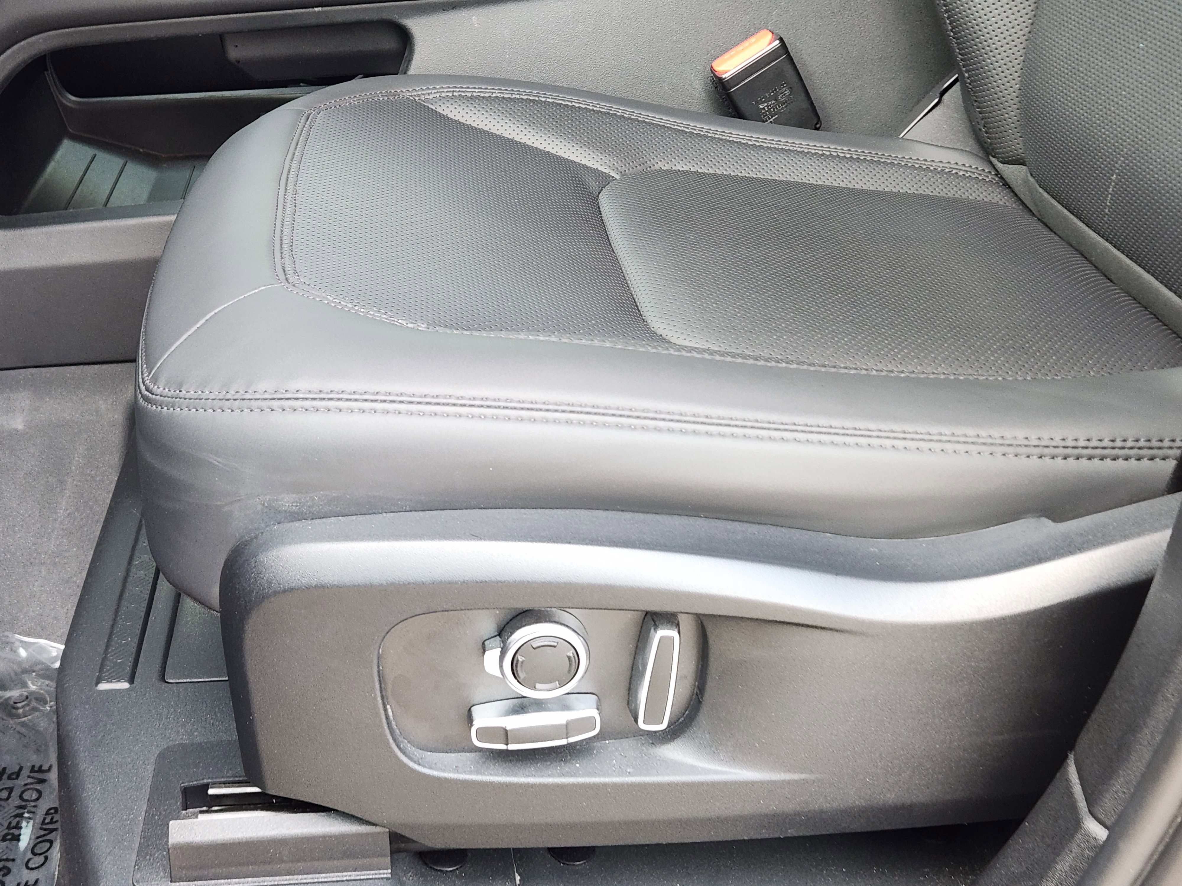 Certified 2024 Land Rover Defender 130 S image 23